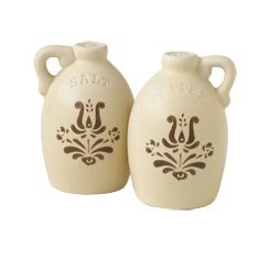 Pfaltzgraff Village Mini Jug Pepper Set