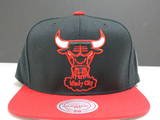 Chicago Bulls Mitchell & Ness Black Throwback Vintage Snap Back Hat