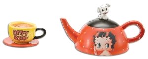 Betty Boop Kitchen Salt and Pepper Shakers by Vandor Lyon Company - Teapot Betty Boop Kitchen Salt and Pepper Shakers by Vandor Lyon Company - Teapot