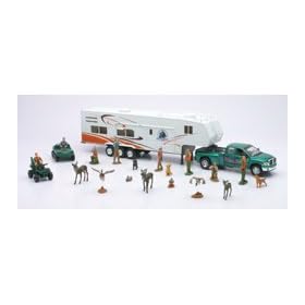  Wild Hunting Playset with Truck Trailer and Accessories 1-32 Scal. [Toy]