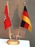 Tischflaggenständer Holz 2-fach - Ständer für Tischflagge