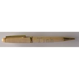 Maple pen with engraved name Tinh