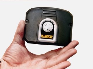 DEWALT DS505K MobileLock GPS Locator with Anti-Theft Alarm plus Extended Run-Time Adapter