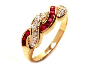 14k Yellow Gold Diamond & Ruby Ring Size 6.75 Ct.tw 0.40