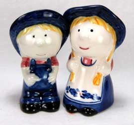 Delft Blue Salt & Pepper Shaker - Dutch Farmer's Couple /salz Pleffer/ Paivre- Sel
