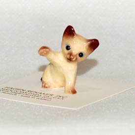 Hagen Renaker-Kitten paw Up