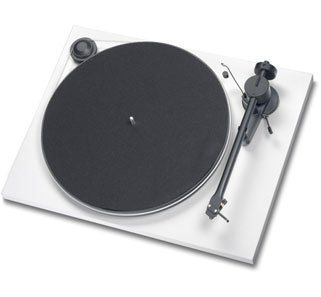 Pro-Ject Essential Turntable with USB output & factory fitted with an Ortofon OM 3E moving magnet cartridge in a White finish
