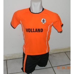 CHILDRESN, KIDS BOYS AND GIRLS HOLLAND SOCCER JERSEY SIZE 10 (FOR AGES 7 & 8)