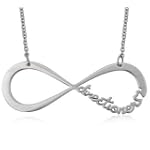 Un collier Infinity Direction