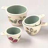 Pfaltzgraff Jamberry Set of 4 Measureing Cups- 1 4, 1 3, 1 2, and 1cup