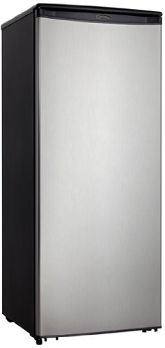 Danby: DUF808 8.2 cu. ft. Upright Freezer with 3 Wire Shelves, 4 Door Shelves, Manual Defrost, Mechanical Thermostat and Scratch Resistant Worktop