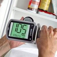 Pebble Portable Rechargable Hand-Held Video Magnifier