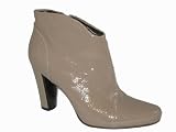 POUR LA VICTOIRE Queen Patent Boots in Taupe