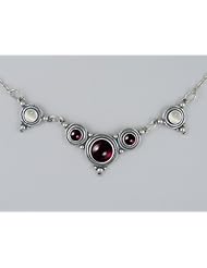 A Delightful Sterling Silver Gemstone Necklace Featuring Garnet and White Moonstone