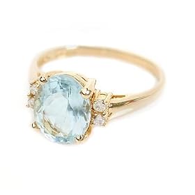Oval Aquamarine and Diamond Ring set in 14k Gold by