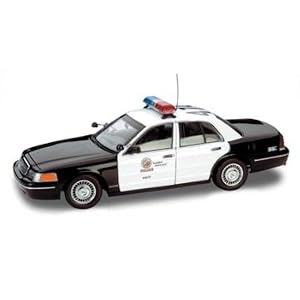 2004 Ford Crown Victoria LAPD Police Car diecast model car 1:18 scale die cast by AUTOart by 
