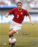 Mia Hamm Autographed 16x20 Photograph