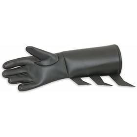 Click here to buy Child Batman Gauntlets by Rubies.