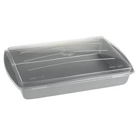 Click here to buy Chicago Metallic Duncan Hines Covered Cake Pan with Lid by Chicago Metallic.