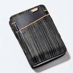 世界最薄級薄さ4.8mmの1200mAhモバイルバッテリー「MiLi Power Visa」HB-T12