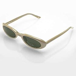 GUESS Sunglasses with Shiny Beige Plastic Frames and Smoke Lenses. Model GU 648