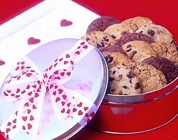 Chip-N-Dough Hearts of Affection Tin - 16 Large Gourmet Cookies by Chip-N-Dough Cookie Company