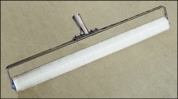 Bon 22-225 20-Inch Spiked Roller