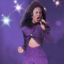 Selena - selena singing in concert