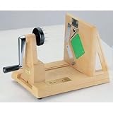 くるくる回してキャベツの千切りもラクラクの便利もの！！ 　くるくる回してキャベツの千切り大根のつま切りもできる便利もの！！千切り機　キャベック