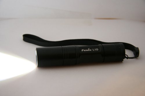 Fenix L1D-CE (Cree Edition LED) Digital LED Flashlight (6 Output levels) - 90 Lumens with one AA battery