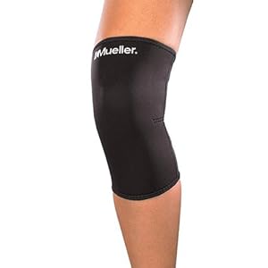 Mueller Knee Sleeve Closed Patella, Black, Large