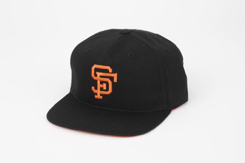 San Francisco Giants Retro Logo Flat-Billed Snapback Cap by American Needle