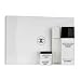 A new alternative to micro-dermabrasion techniques: a resurfacing technique with optimized comfort. Two dermo-heating creams to choose from, accroding to the area of the face requiring treatment. Pores appear tightened, the skin's texture is refined, the epidermis is purified.