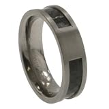 Titanium Ring with carbon fiber. Width: 6mm