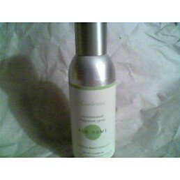 White Barn Candle Co. For Home - GARDENIA 1.5 oz Concentrated Fragrance Spray by White Barn Candle Co.