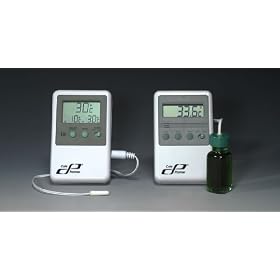 Refrigerator/freezer thermometer with bottle probe