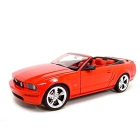 2005 FORD MUSTANG GT RED CONV. 1:18 DIECAST MODEL