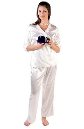 317HrWSc%2B8L. SY445  Pamper yourself and others with Silk Pajamas