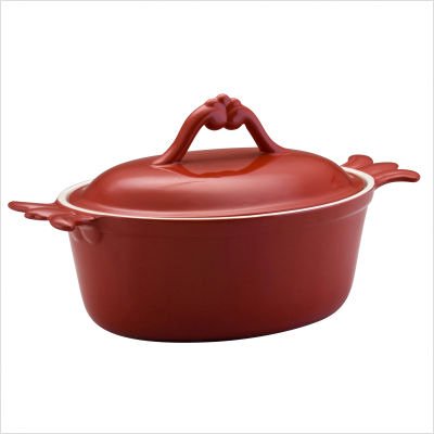 Stoneware 2.5 Qt Covered Oval Casserole in Rouge