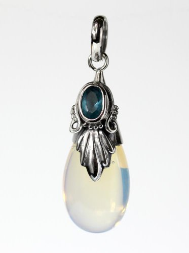 Moonstone Silver Pendant w/blue Topaz * FREE shipping from Hawaii