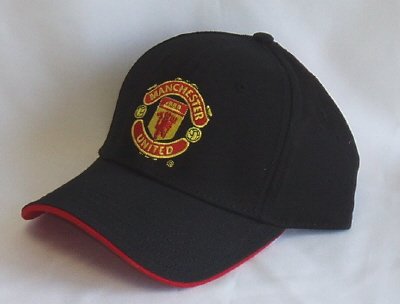 OFFICIAL MANCHESTER UNITED FC BLACK CREST BASEBALL CAP