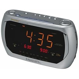 Click here to buy Emerson Radio Jumbo Triple Display Dual Alarm AM/FM Clock Radio with SmartSet Technology by Emerson.
