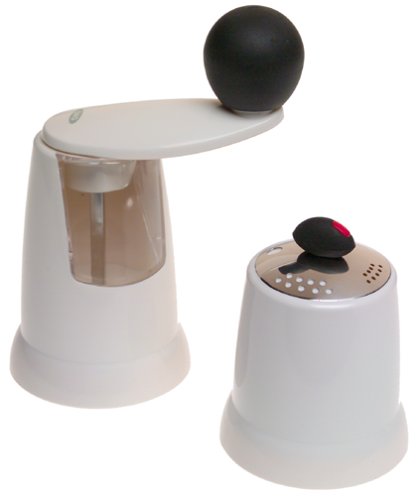 OXO Good Grips Salt and Pepper Set