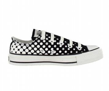 ConverseWomen's Chuck Taylor All Star Low Top Sneakers