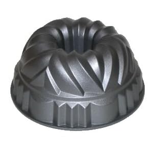 Kaiser Bakeware Kaisercast 6-1 2-Inch Saphir Bundtform Pan by Kaiser