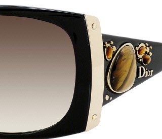 Click here to buy Dior DAIQUIDIOR sunglasses by Christian Dior.
