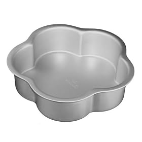 Fat Daddio's Anodized Aluminum Petal Cake Pan, 6 Inch x 3 Inch by Fat Daddio's