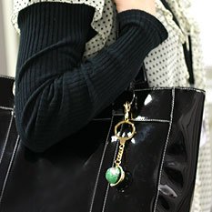 7大陸全てが天然石★ラグジュアリー地球儀キーホルダー（グリーン／繁栄・安全・長寿）