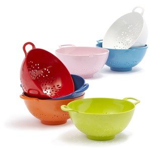 Colorways Deep Pink 3 Quart Melamine Colander