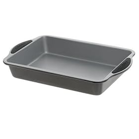 Cuisinart Easy Grip Bakeware 13-Inch by 9-Inch Cake Pan by Cuisinart